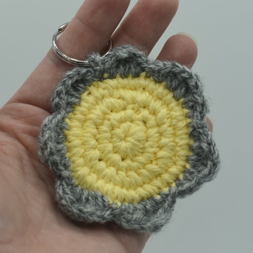 Handcrafted Gray Daisy Crochet Keychain